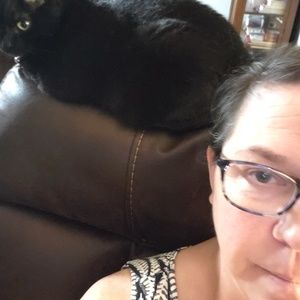 Meet your Posher, Cynthia